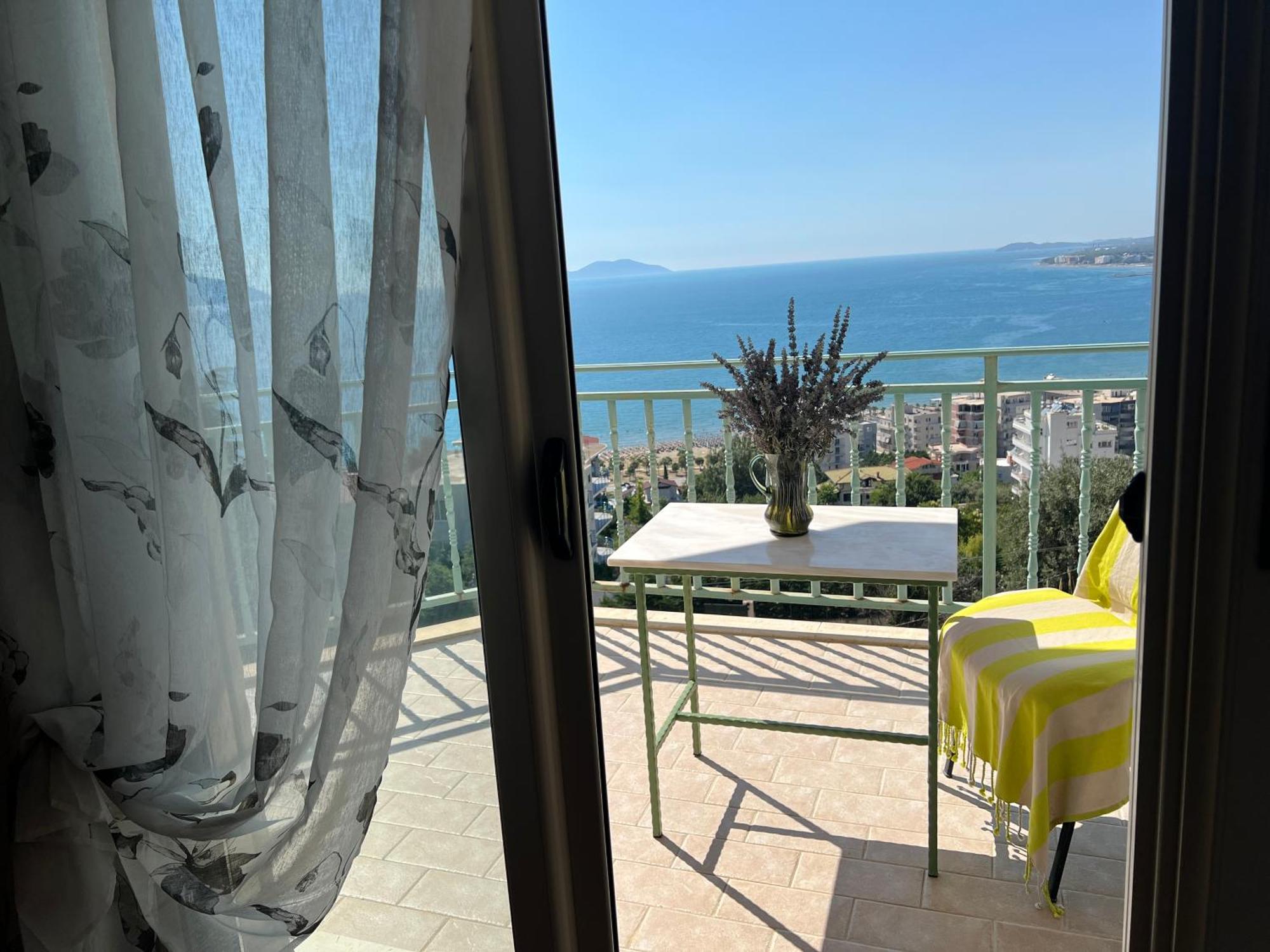 Apartment Alma's At Vlore