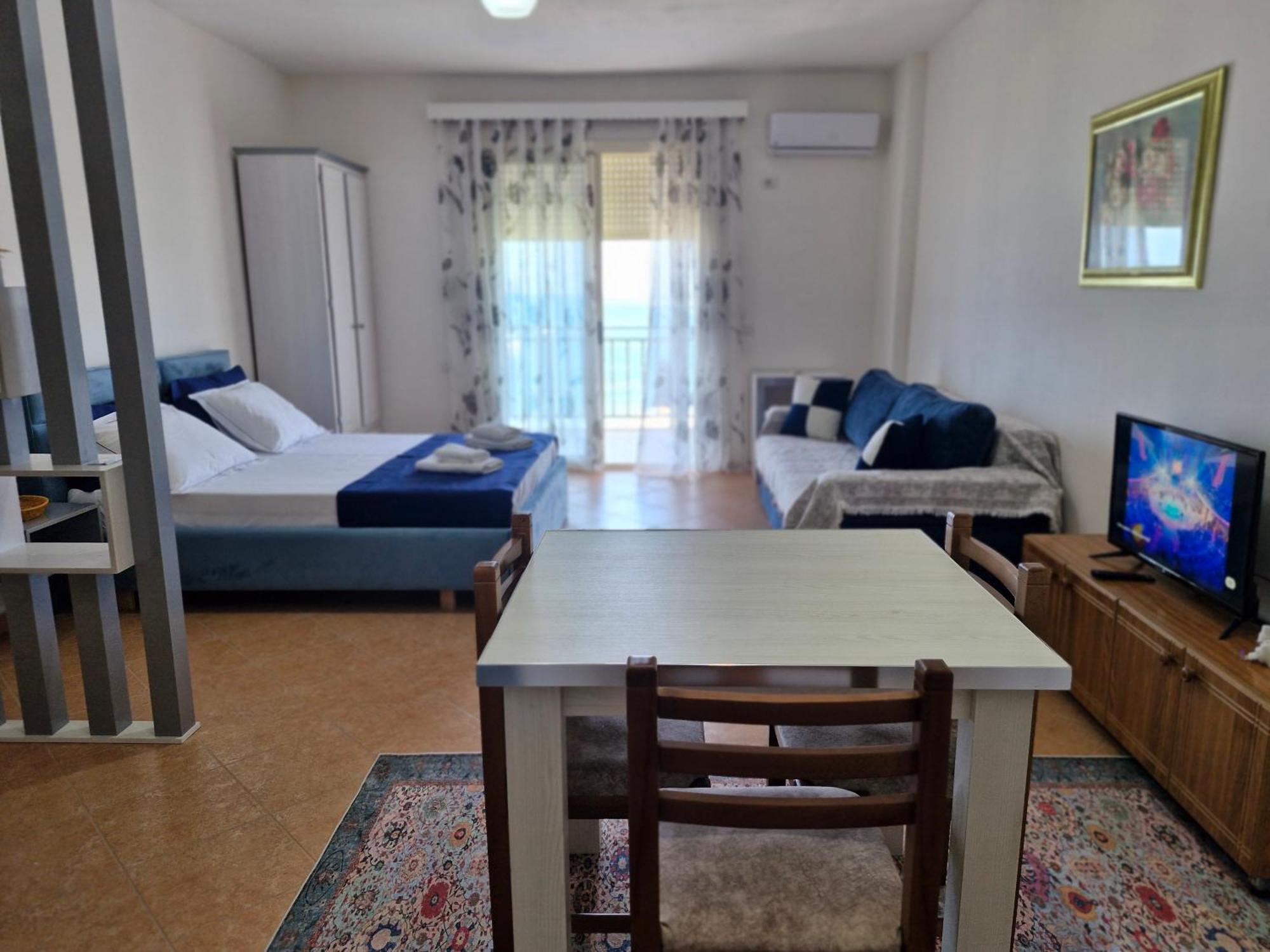 Apartment Alma's At Vlore